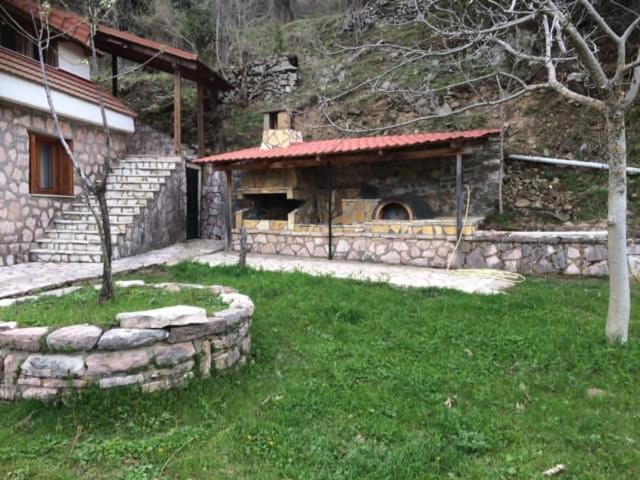Lodge Mikro Katafygio Stavli